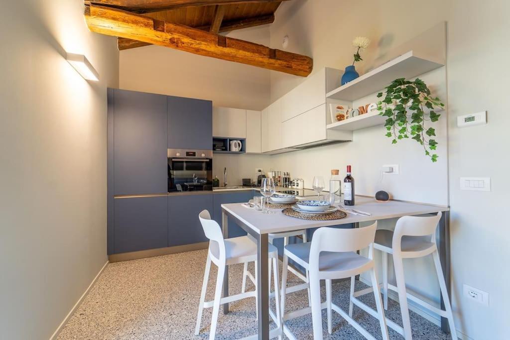 Moderno Appartamento A 200 Metri Dal Duomo Como Exterior foto