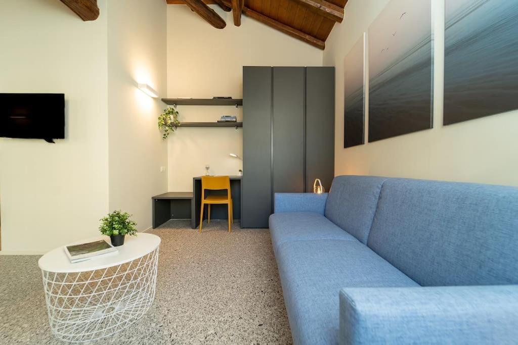 Moderno Appartamento A 200 Metri Dal Duomo Como Exterior foto
